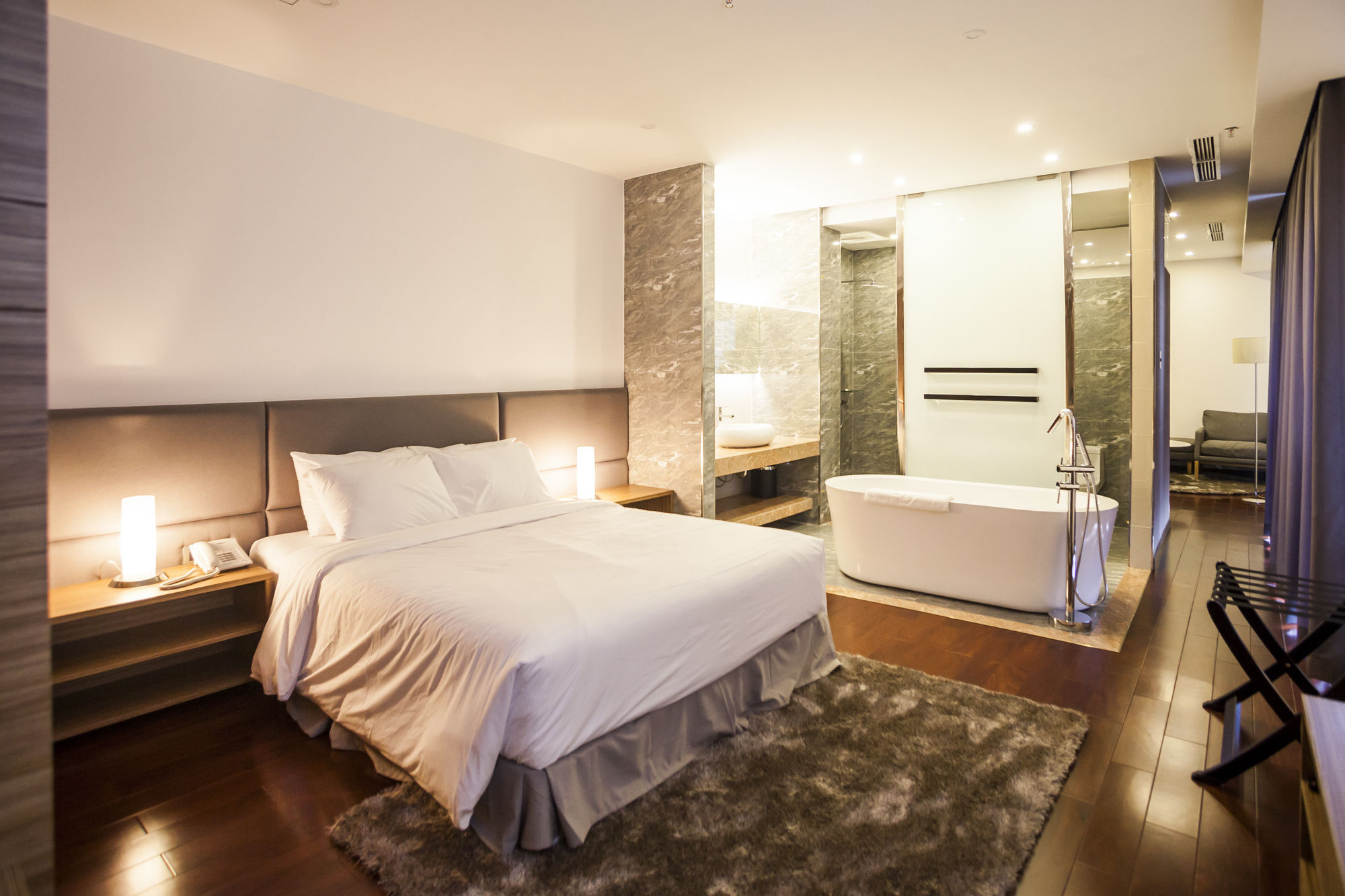 Charm Suite Residence Saigon Ho-Chi-Minh-Stadt Exterior foto